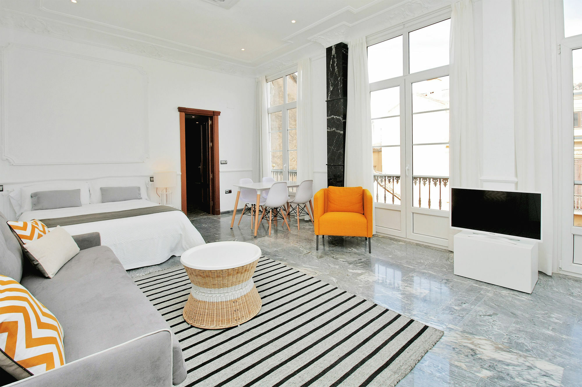Apartment Plaza Constitucion - Larios
